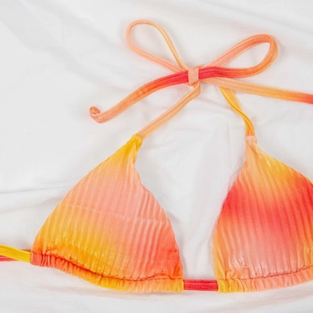 Bikini - Picture 9 of 9